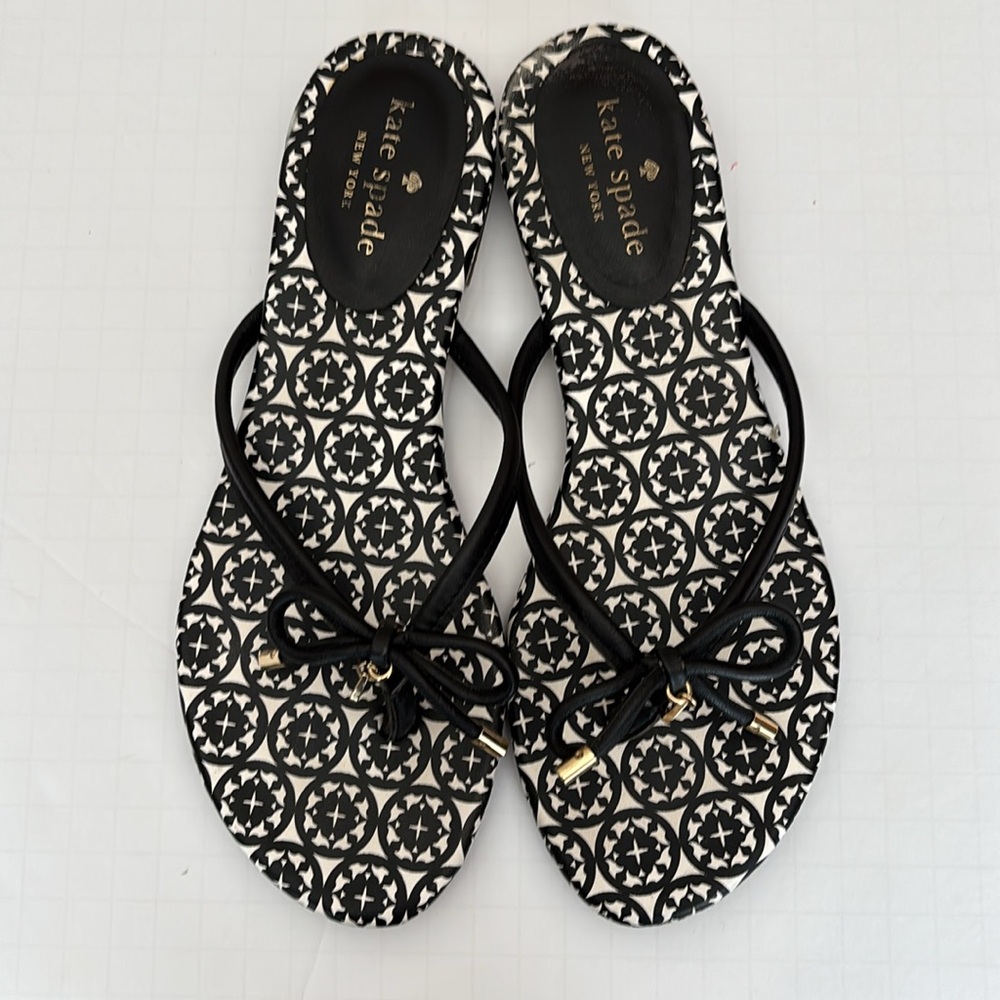 Kate Spade Mistic Bow Black/White Leather Thong Sandals in Size 7.5 - Picture 4 of 12